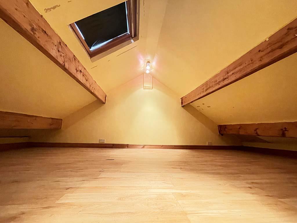 2 bedroom mid terrace house SSTC in Earby - Attic Room